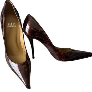 STUART WEITZMAN LEOPARD PRINT PUMPS